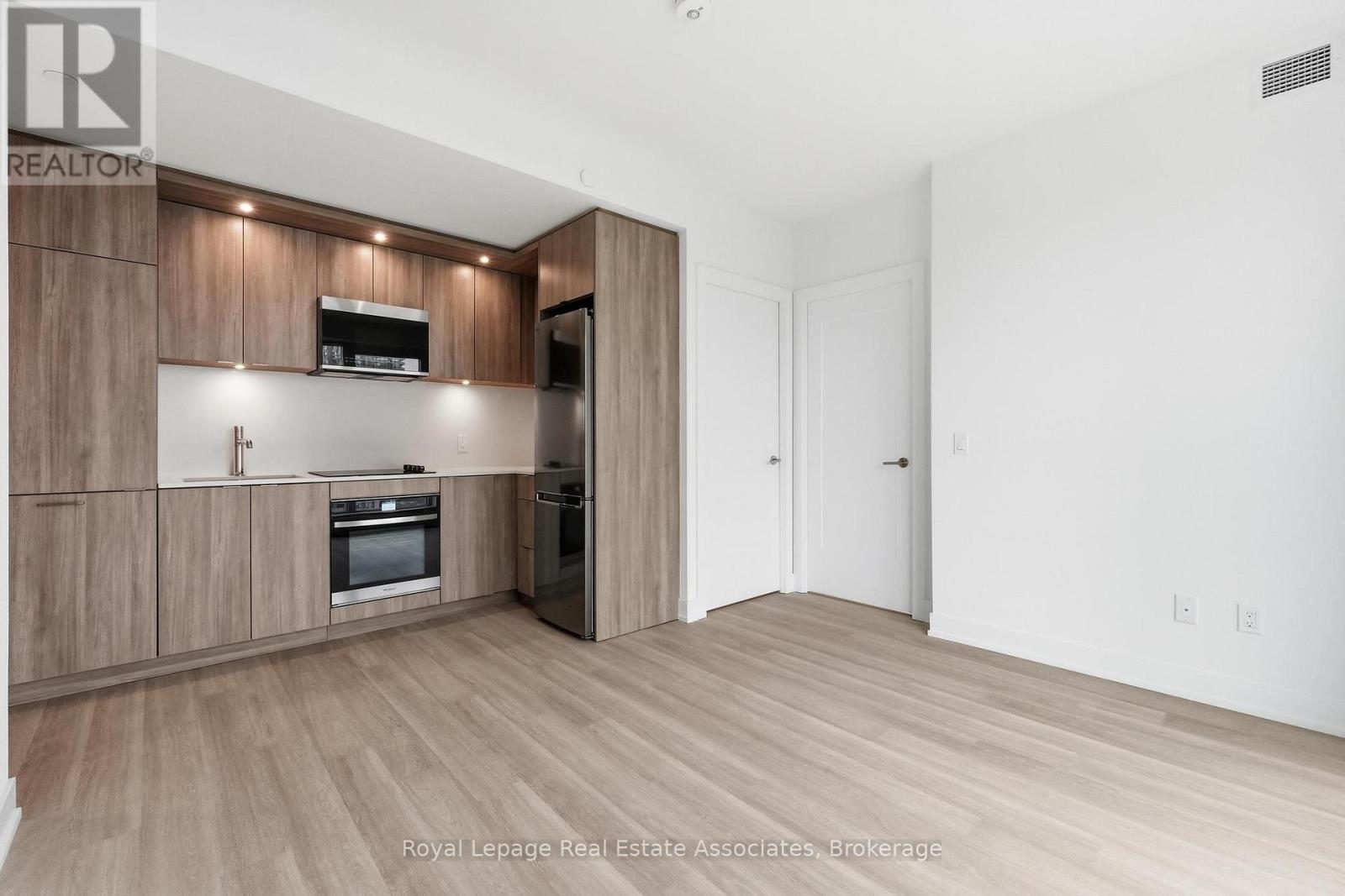 801 - 25 Cordova Avenue, Toronto (Islington-City Centre West), Ontario  M9A 0E5 - Photo 3 - W12926190