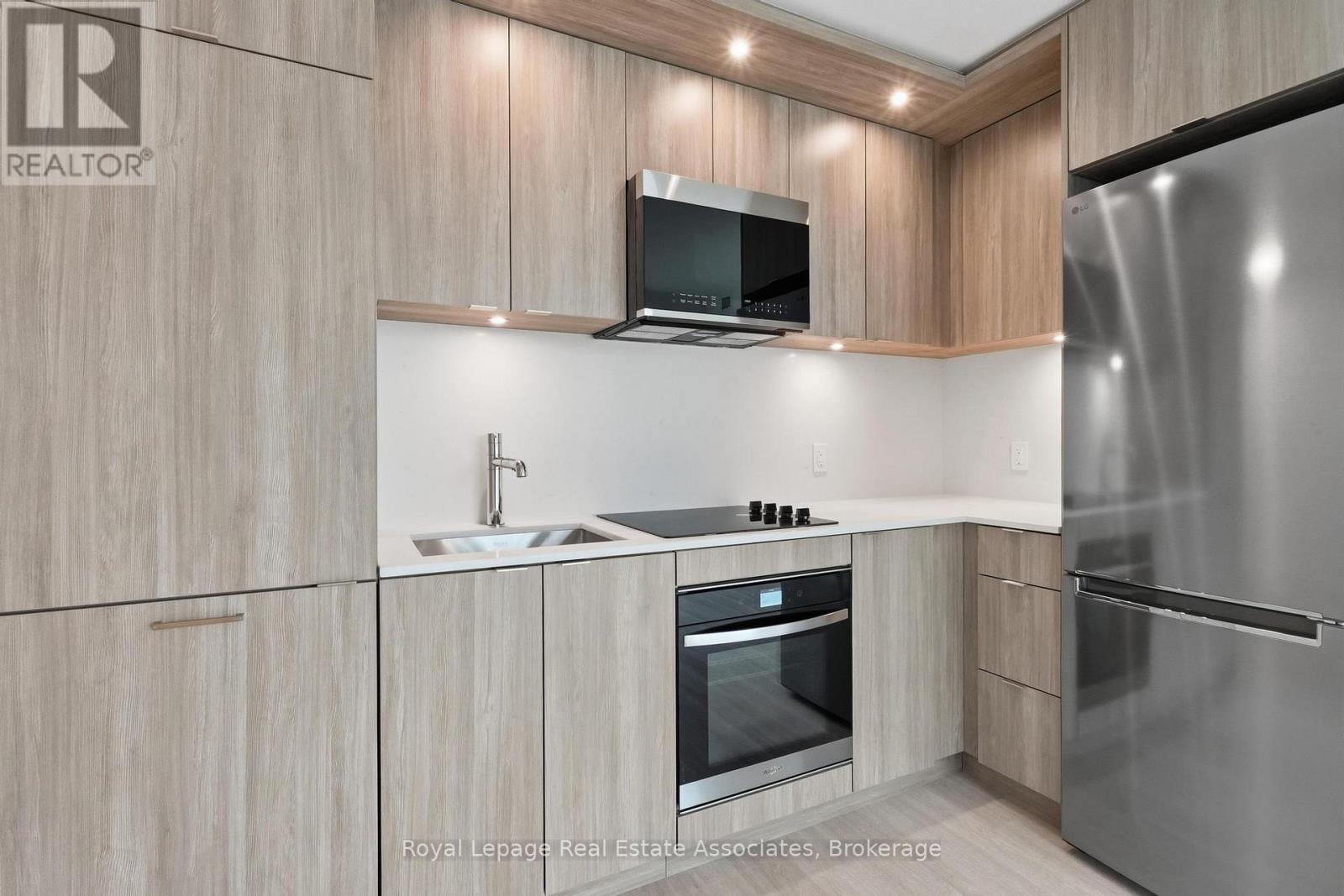 801 - 25 Cordova Avenue, Toronto (Islington-City Centre West), Ontario  M9A 0E5 - Photo 5 - W12926190