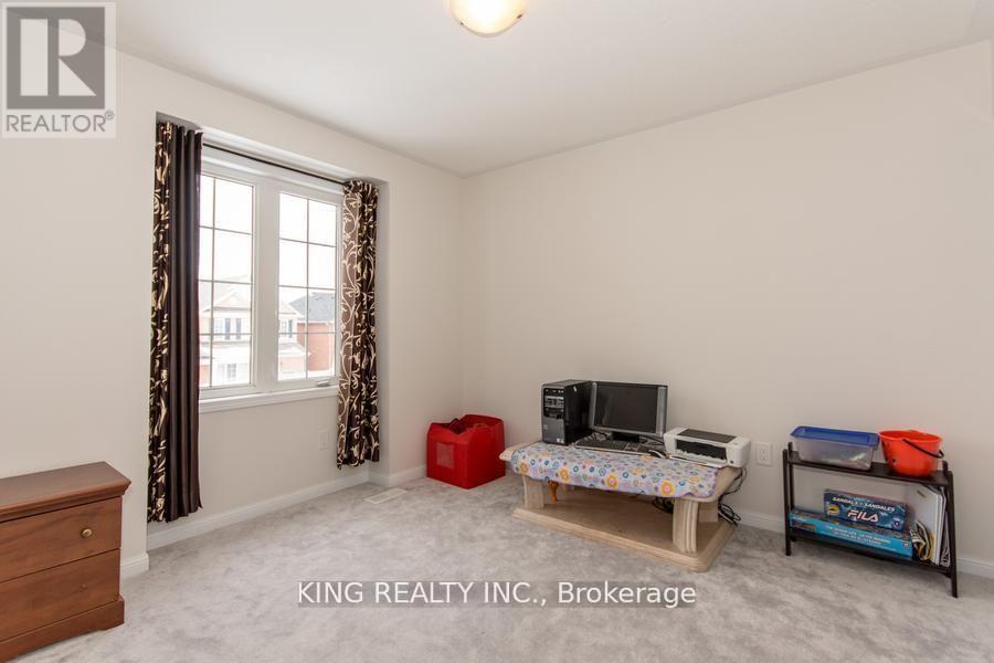 230 Cedric Terrace, Milton, Ontario  L9T 8P1 - Photo 8 - W12926208