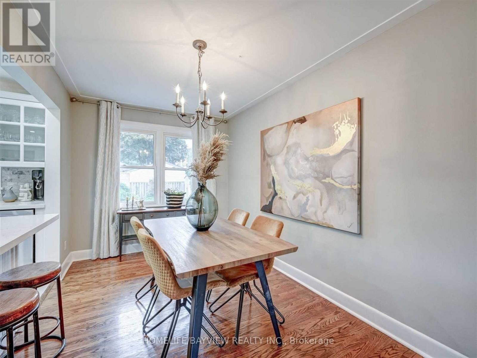 414 Dorchester Crescent, Burlington, Ontario  L7T 2X4 - Photo 10 - W12926212