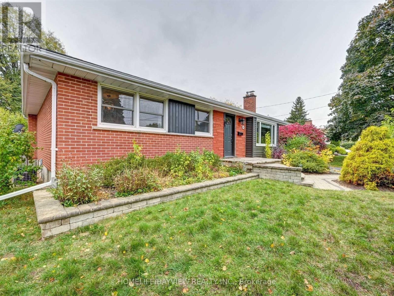 414 Dorchester Crescent, Burlington, Ontario  L7T 2X4 - Photo 2 - W12926212