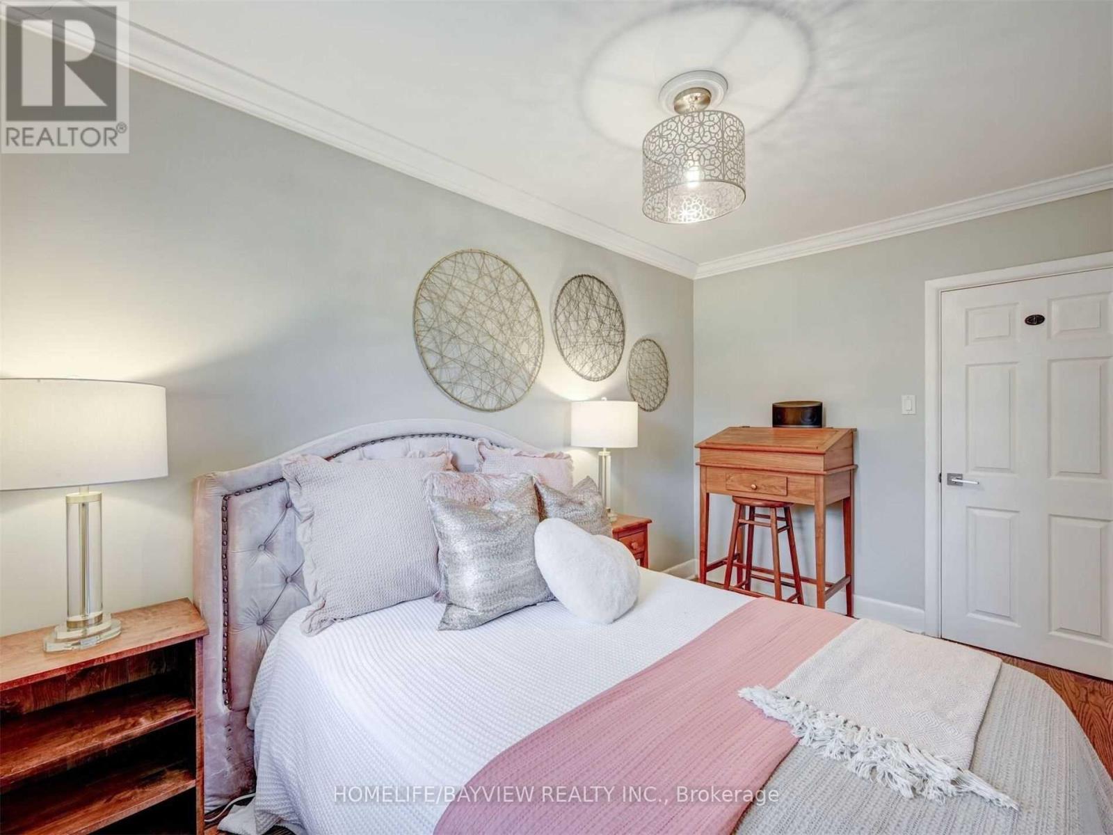 414 Dorchester Crescent, Burlington, Ontario  L7T 2X4 - Photo 20 - W12926212