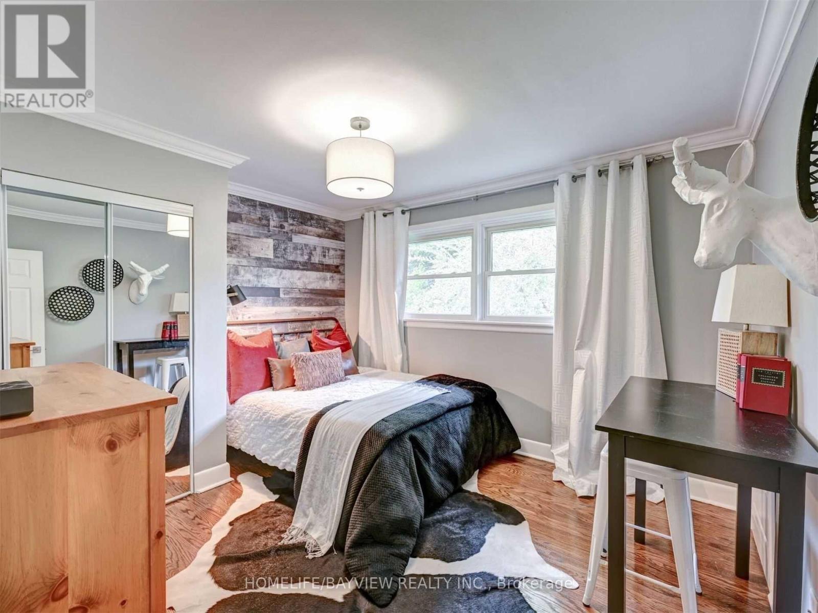 414 Dorchester Crescent, Burlington, Ontario  L7T 2X4 - Photo 21 - W12926212