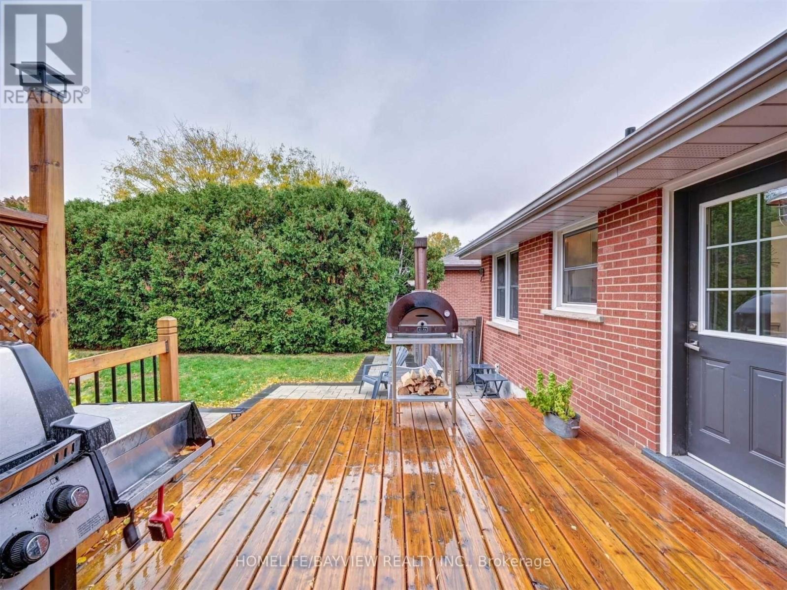 414 Dorchester Crescent, Burlington, Ontario  L7T 2X4 - Photo 33 - W12926212