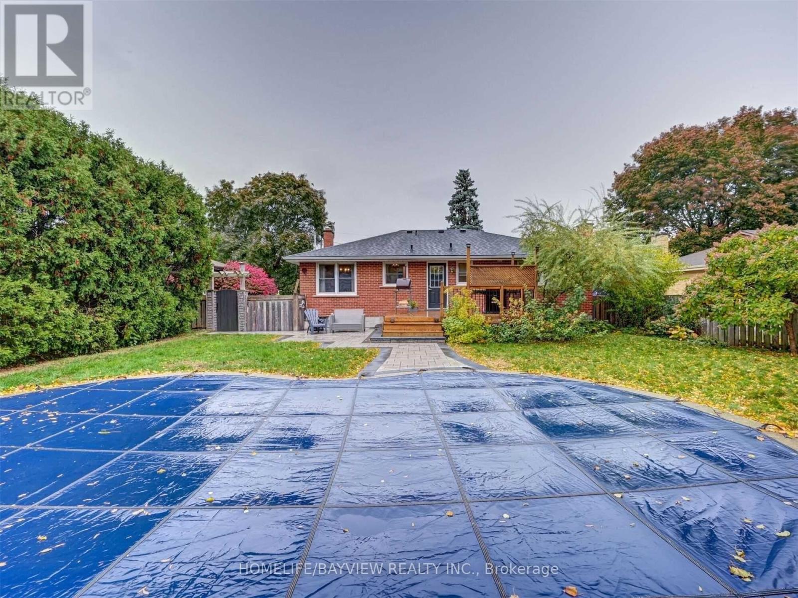 414 Dorchester Crescent, Burlington, Ontario  L7T 2X4 - Photo 36 - W12926212