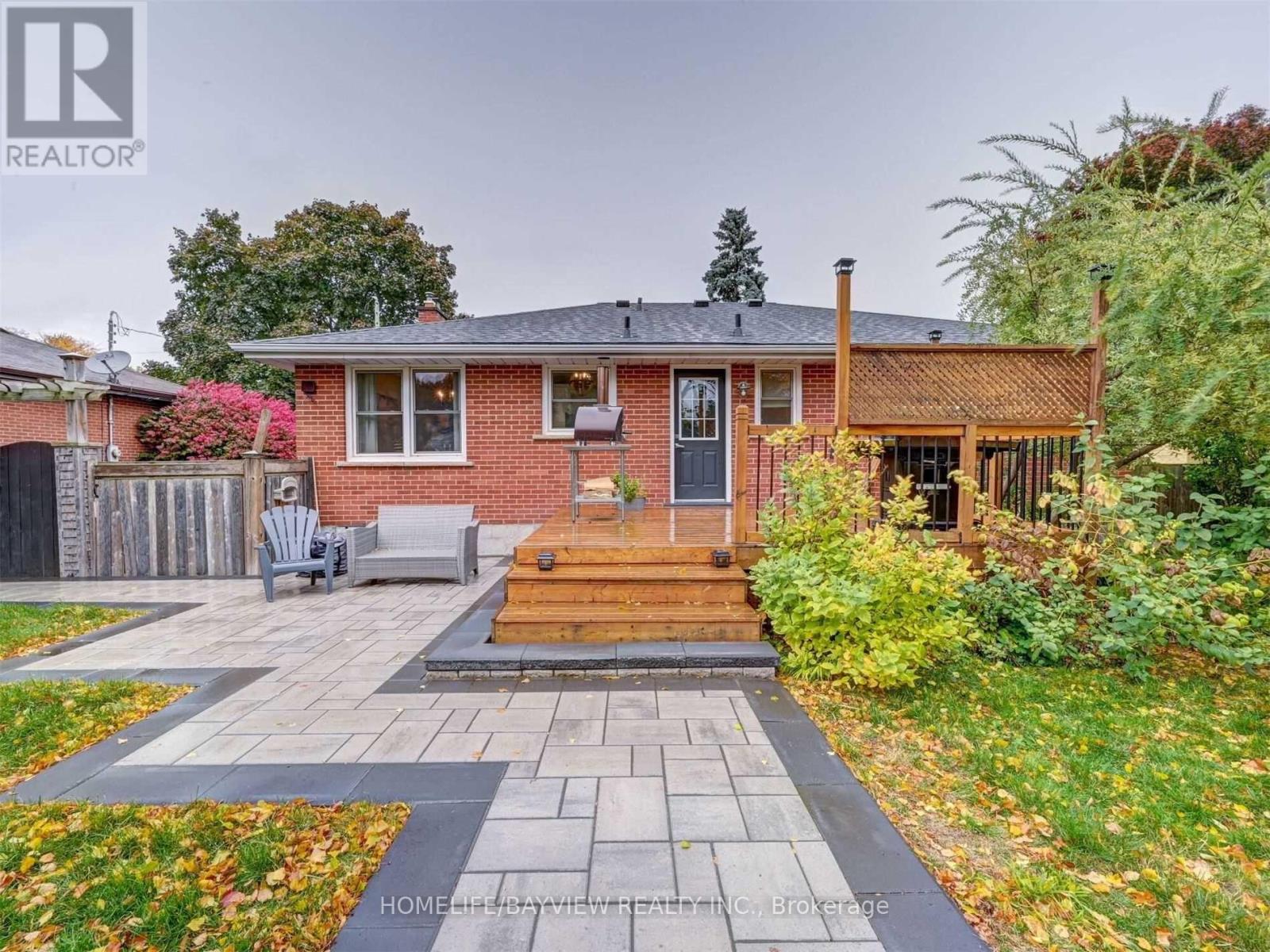 414 Dorchester Crescent, Burlington, Ontario  L7T 2X4 - Photo 39 - W12926212