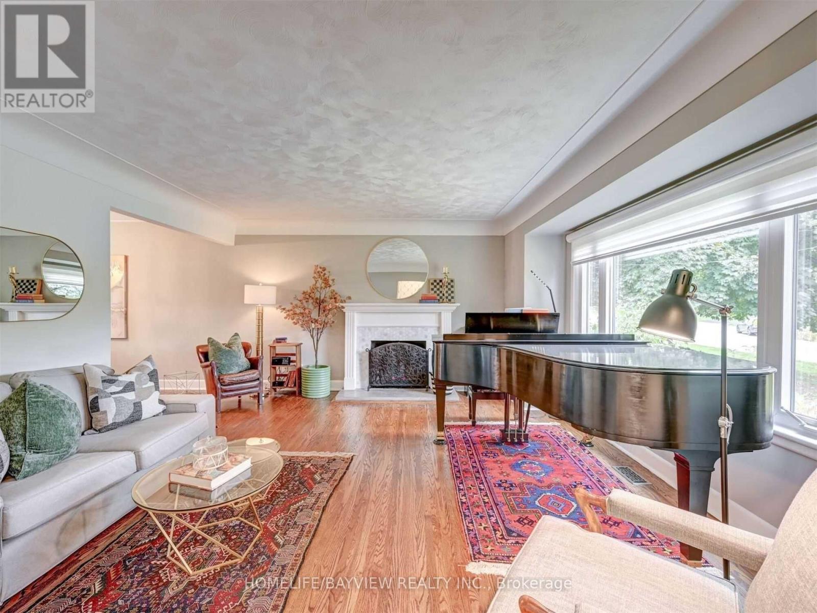 414 Dorchester Crescent, Burlington, Ontario  L7T 2X4 - Photo 5 - W12926212