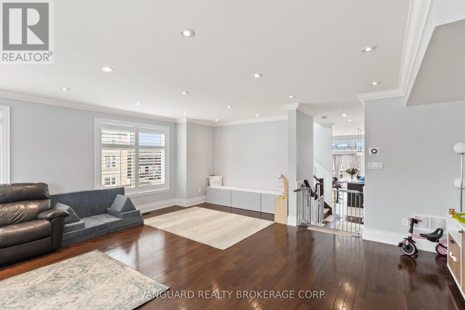 106 George Street, Toronto, Ontario  M8Z 3Y7 - Photo 10 - W12926218