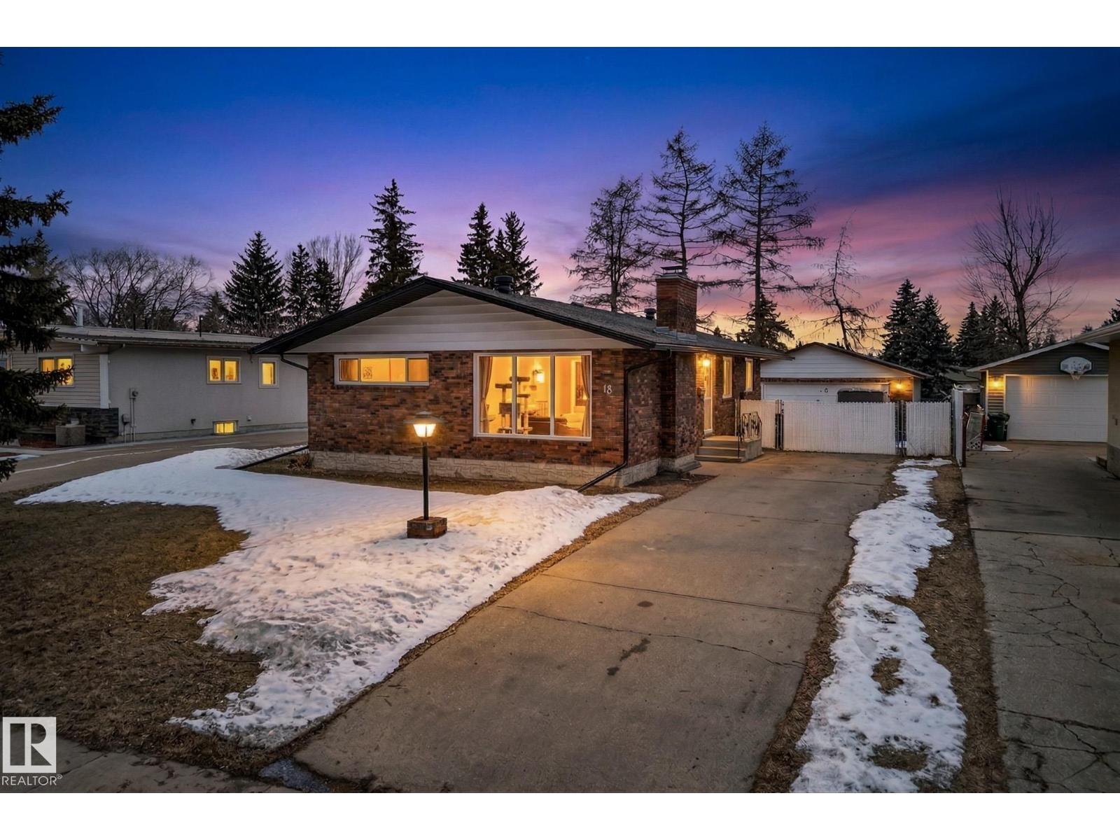 18 HUMMINGBIRD RD, Sherwood Park, Alberta