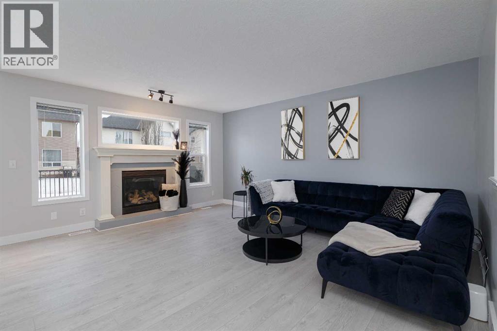 86 Cougarstone Court Sw, Calgary, Alberta  T3H 5R3 - Photo 6 - A2295836