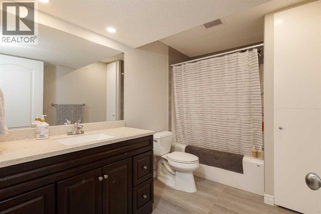 86 Cougarstone Court Sw, Calgary, Alberta  T3H 5R3 - Photo 36 - A2295836