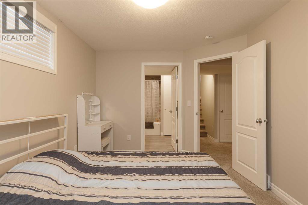 86 Cougarstone Court Sw, Calgary, Alberta  T3H 5R3 - Photo 35 - A2295836