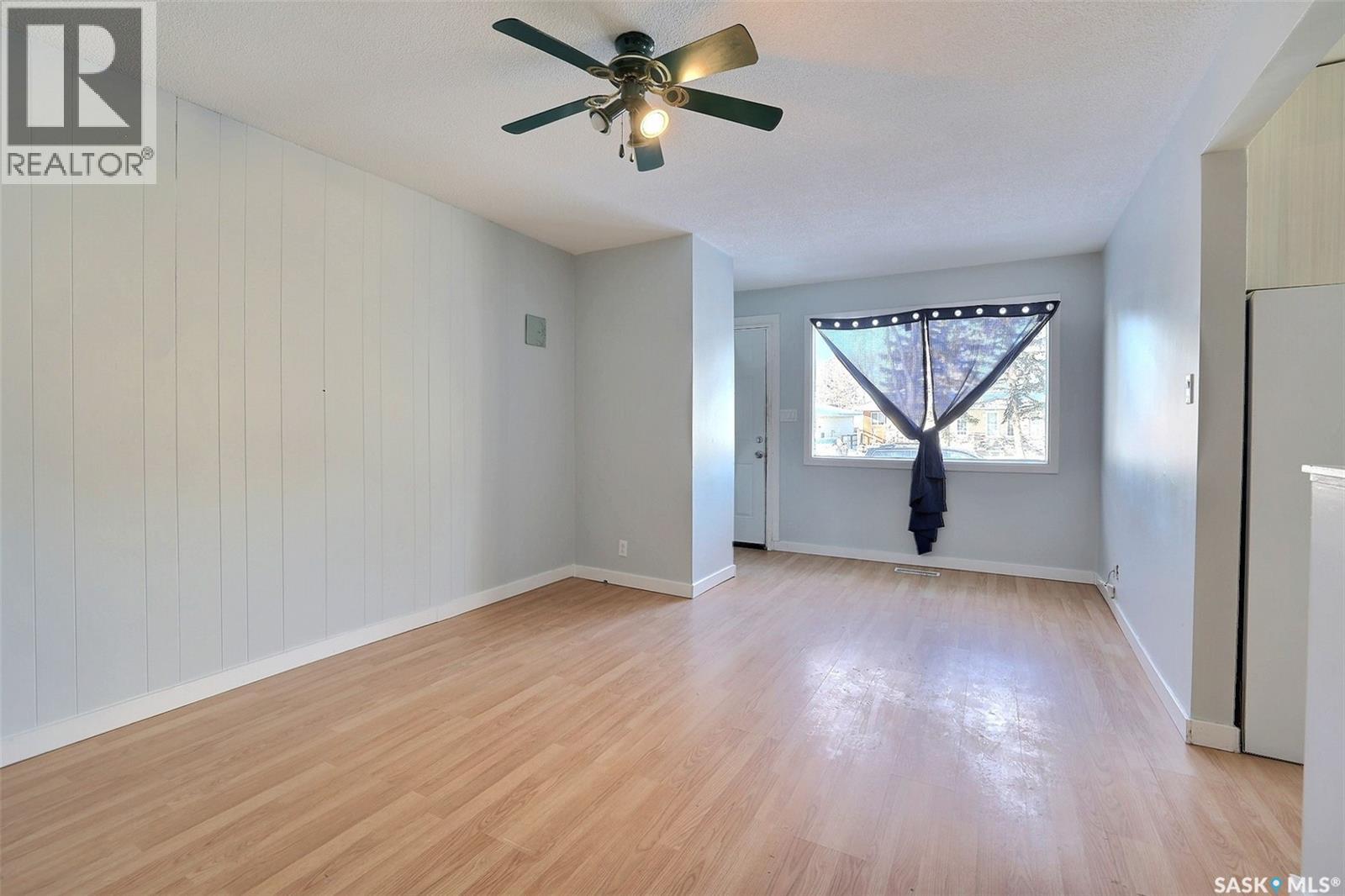 254 Froom Crescent, Regina, Saskatchewan  S4N 1B7 - Photo 3 - SK031395