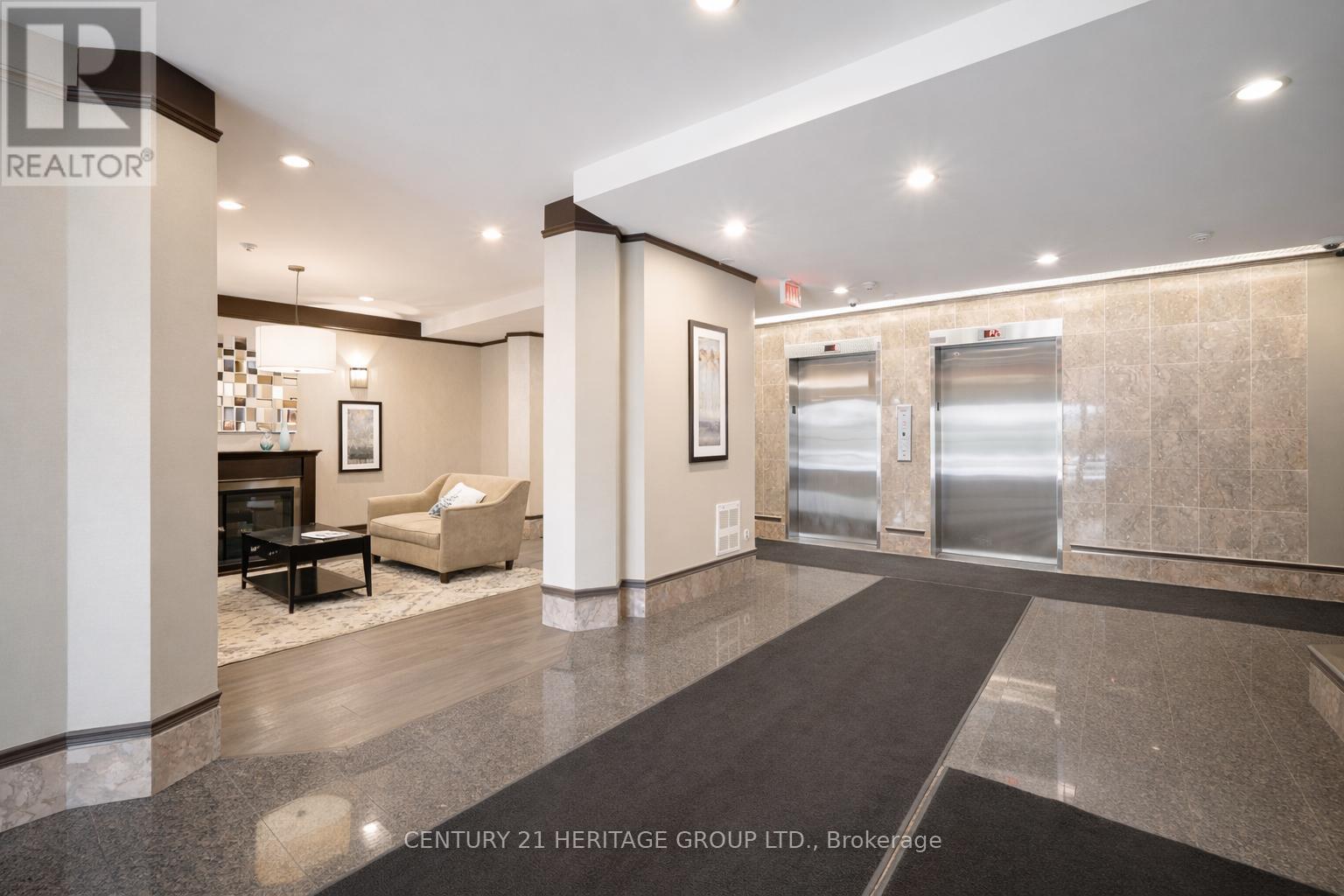 102 - 67 Caroline Street S, Hamilton, Ontario  L8P 3K6 - Photo 2 - X12926110