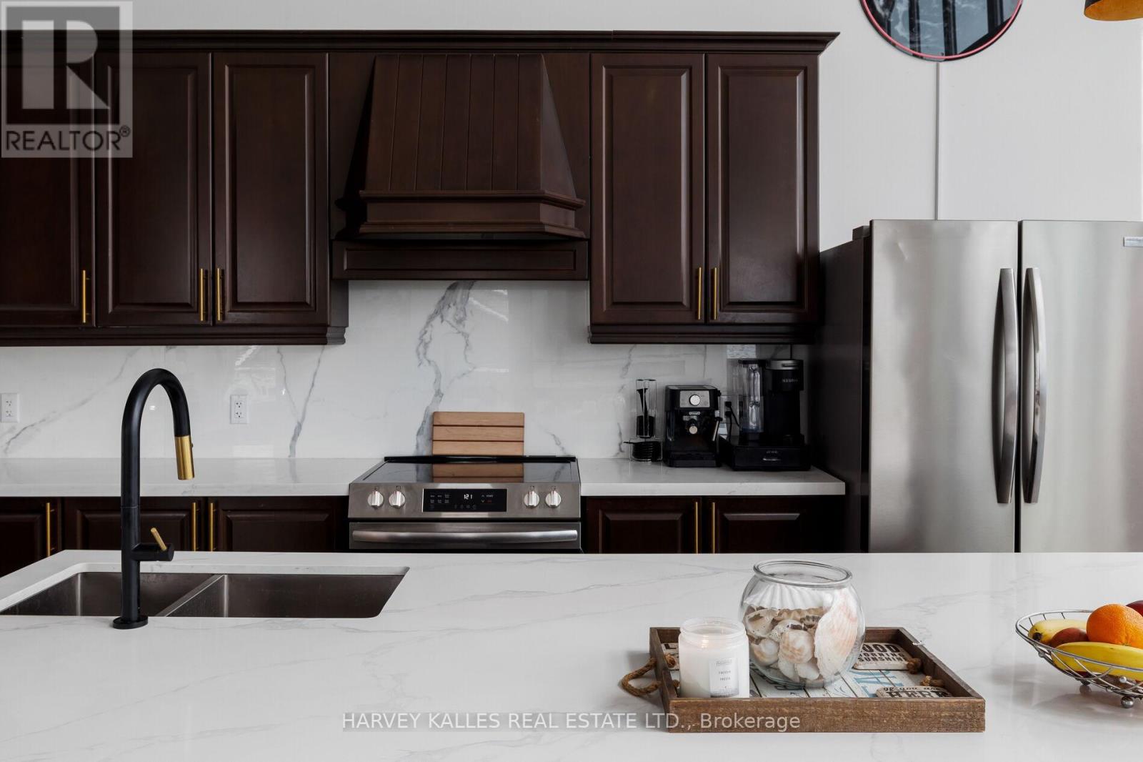 3184 Lakeshore Road, Haldimand (Dunnville), Ontario  N1A 2W8 - Photo 13 - X12926128