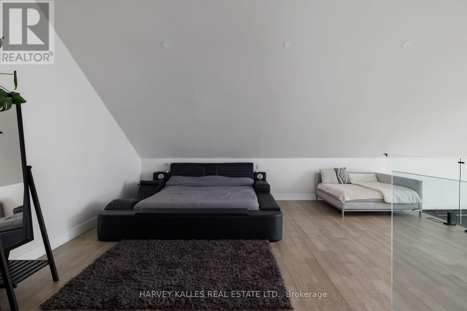 3184 Lakeshore Road, Haldimand (Dunnville), Ontario  N1A 2W8 - Photo 17 - X12926128