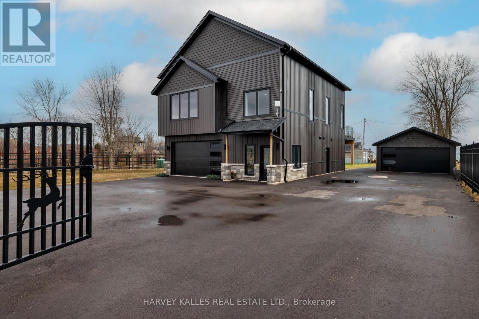 3184 Lakeshore Road, Haldimand (Dunnville), Ontario  N1A 2W8 - Photo 2 - X12926128