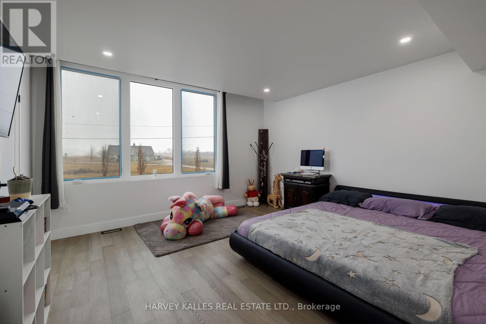 3184 Lakeshore Road, Haldimand (Dunnville), Ontario  N1A 2W8 - Photo 21 - X12926128