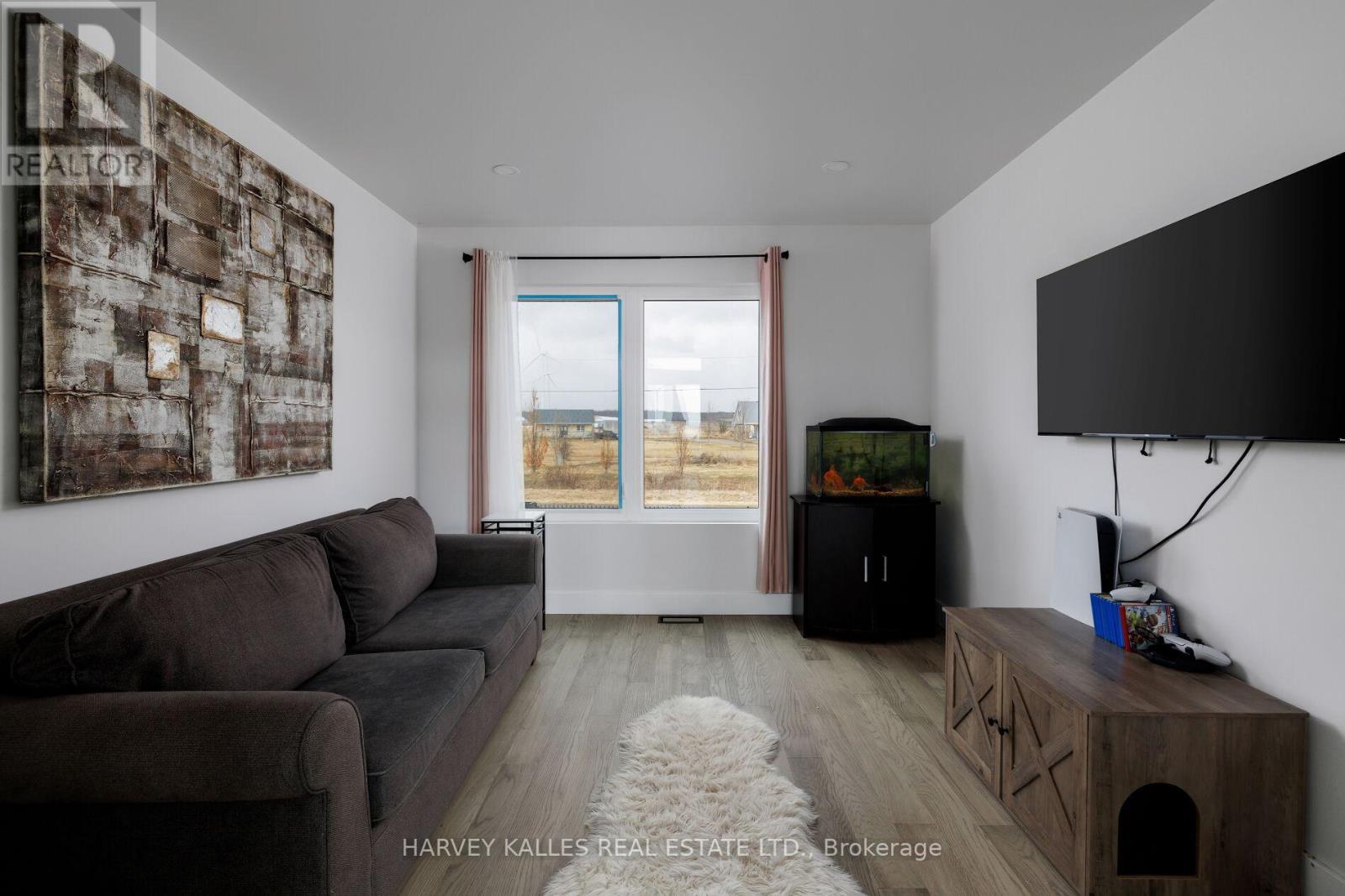 3184 Lakeshore Road, Haldimand (Dunnville), Ontario  N1A 2W8 - Photo 22 - X12926128