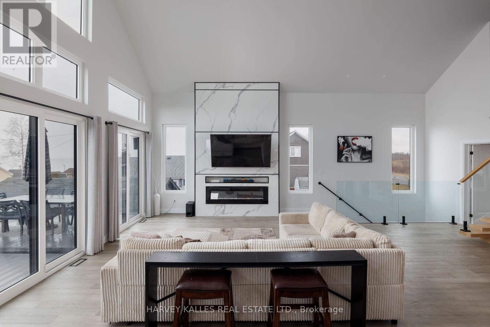 3184 Lakeshore Road, Haldimand (Dunnville), Ontario  N1A 2W8 - Photo 9 - X12926128