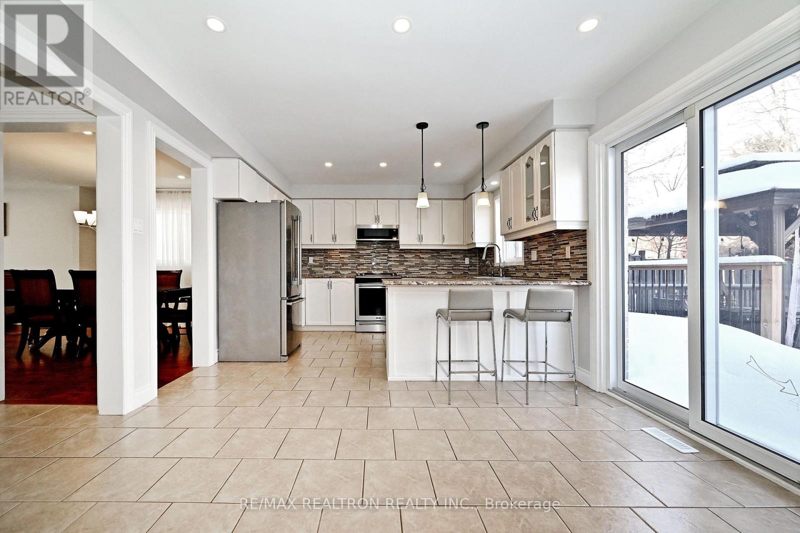 1128 Corrie Street, Innisfil, Ontario  L9S 1W9 - Photo 17 - N12708564