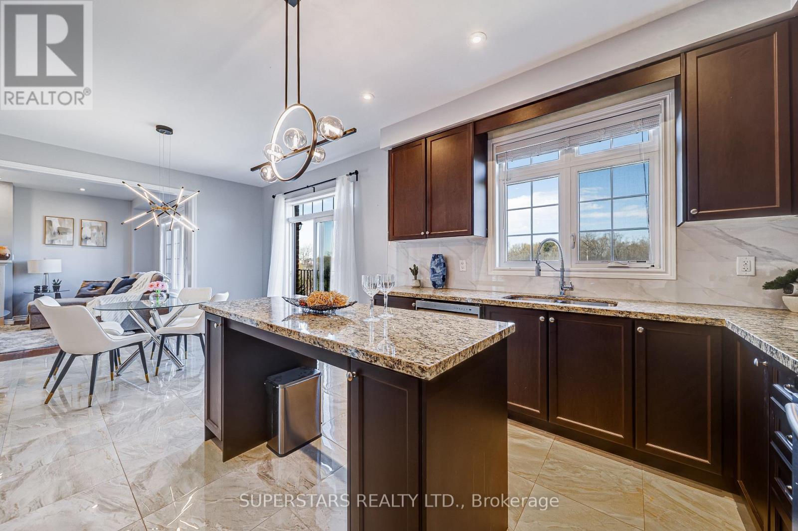 31 Roy Harper Avenue, Aurora, Ontario  L4G 0V4 - Photo 10 - N12925146