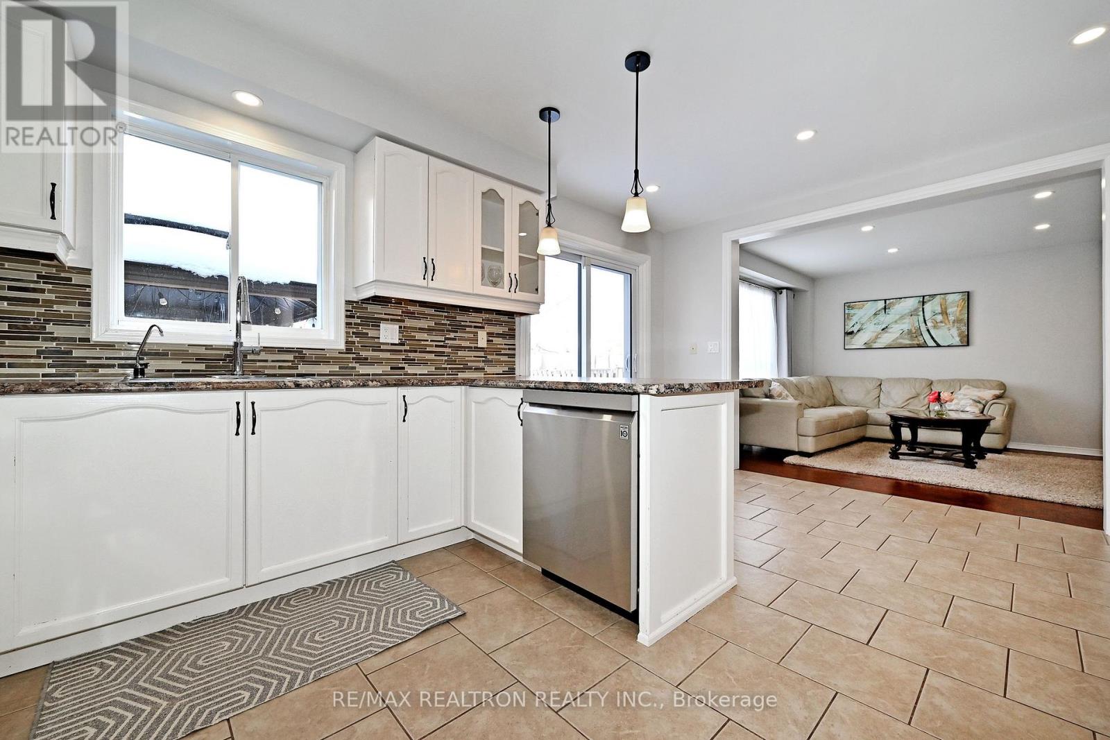 1128 Corrie Street, Innisfil, Ontario  L9S 1W9 - Photo 21 - N12708564