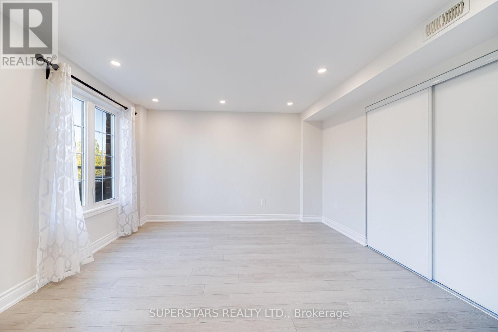 31 Roy Harper Avenue, Aurora, Ontario  L4G 0V4 - Photo 28 - N12925146