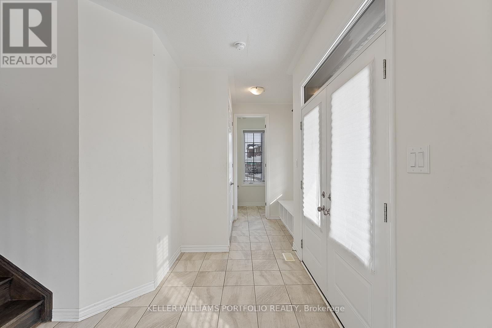 92 Callandar Road, Brampton, Ontario  L7A 5E2 - Photo 5 - W12757336