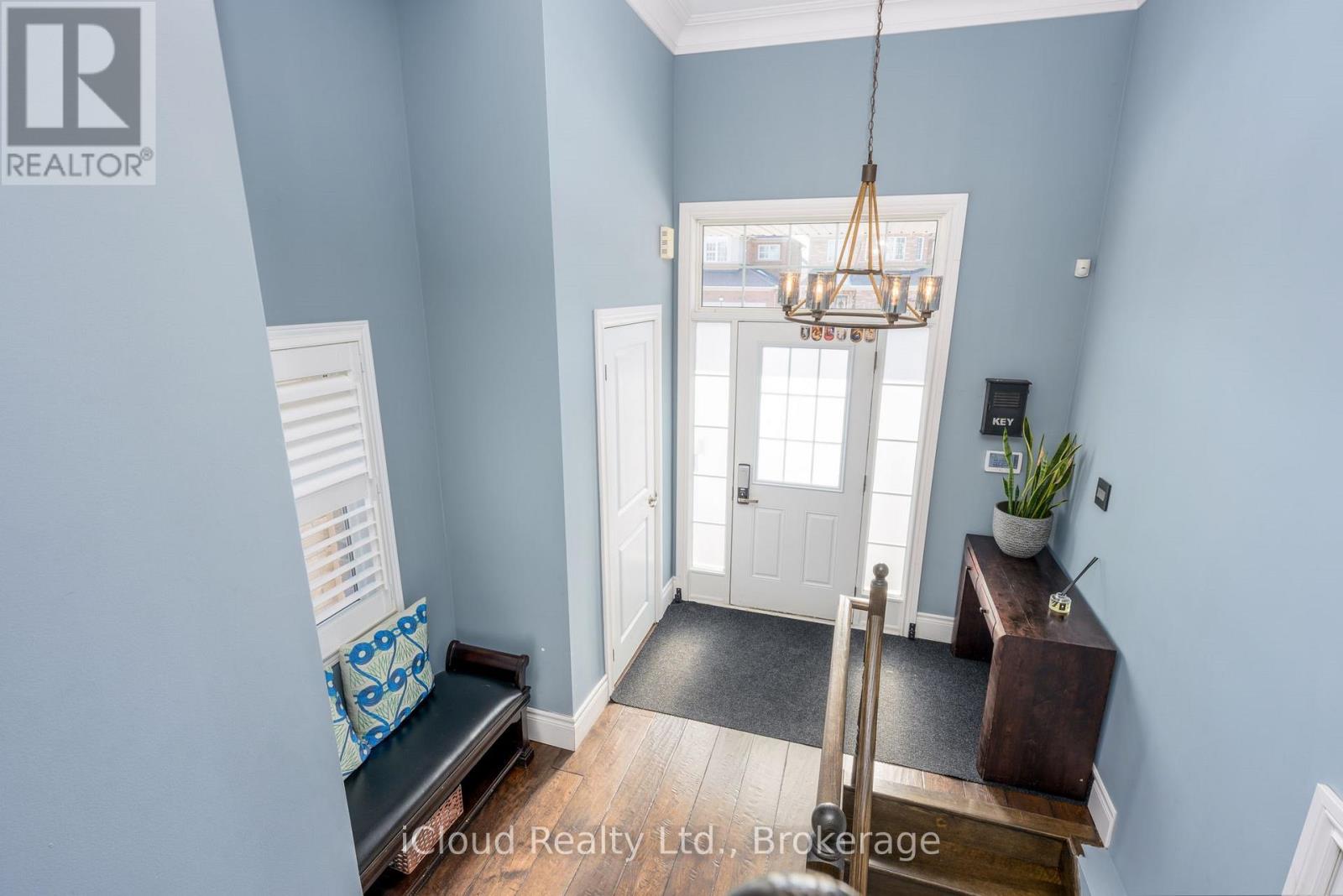 3 Wildflower Lane, Halton Hills, Ontario  L7G 0H5 - Photo 9 - W12848028