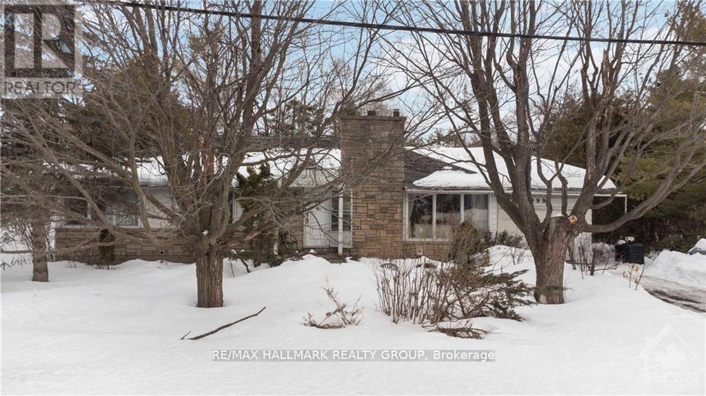 999 Laporte Street, Ottawa, Ontario  K1J 7B2 - Photo 2 - X12689550