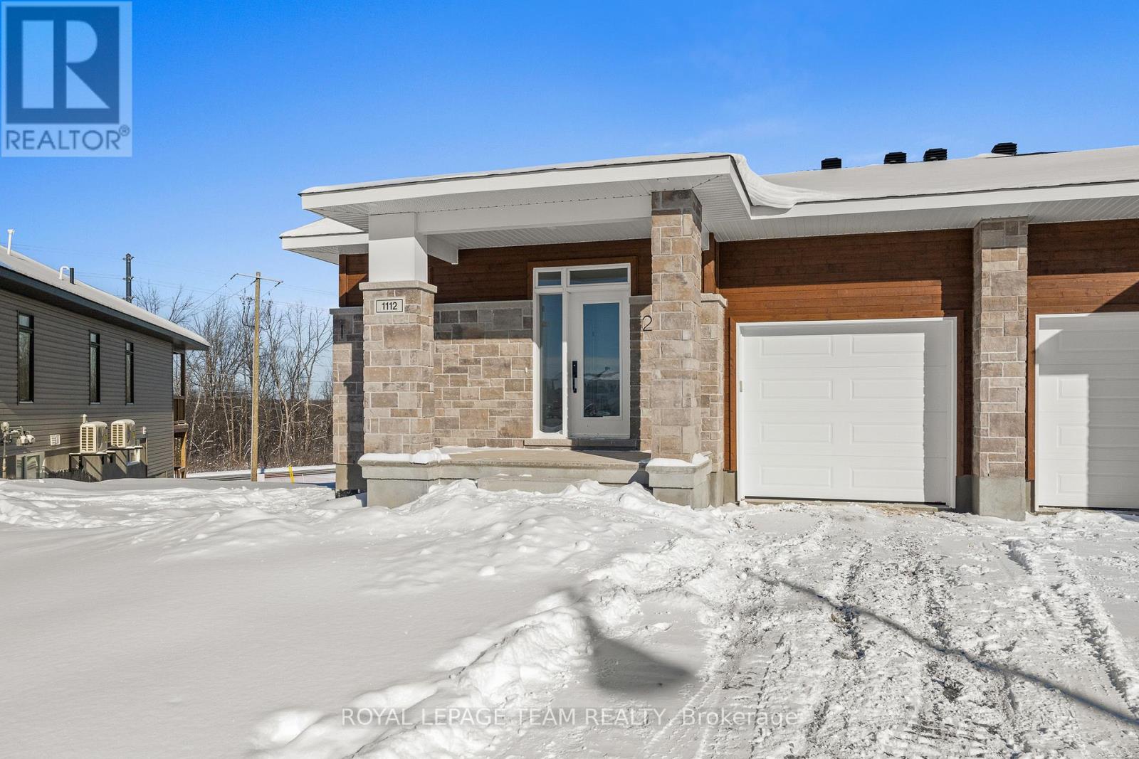 2 - 1098 MOORE STREET, Brockville, Ontario