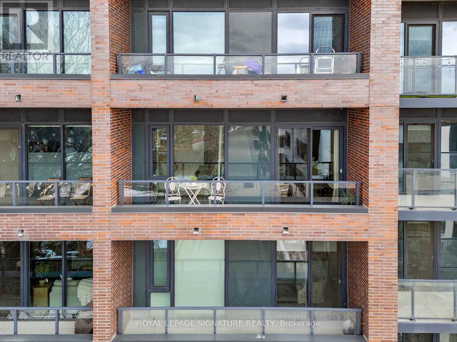 1808 St Clair Avenue, Toronto, Ontario  M6N 0C1 - Photo 42 - W12901662