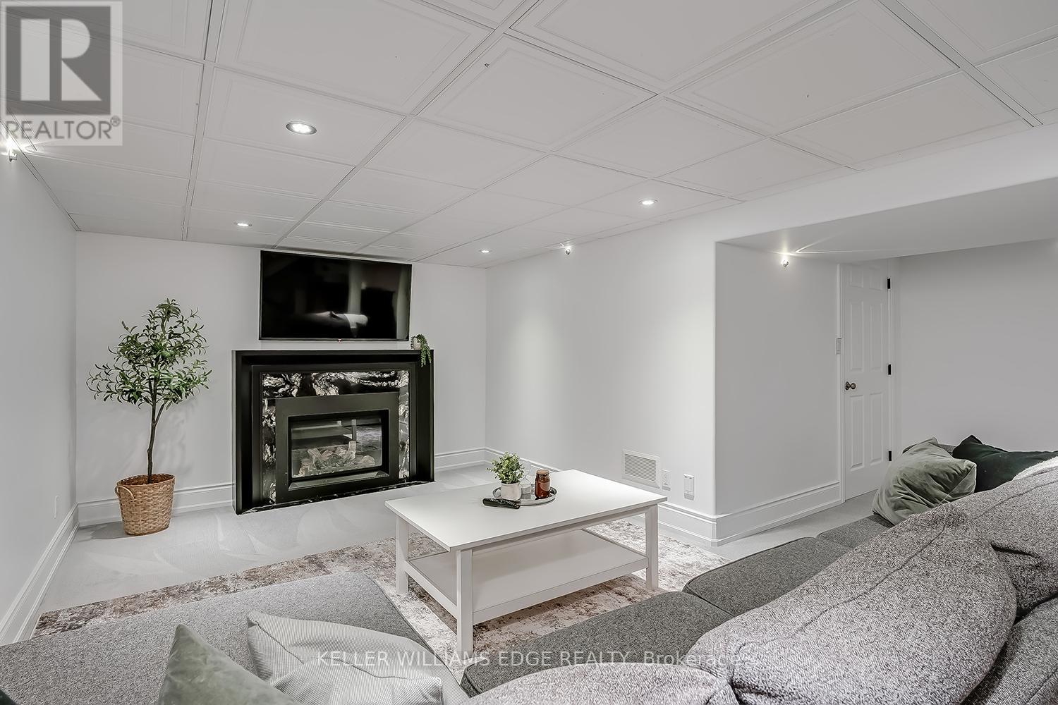 289 Belvenia Road, Burlington, Ontario  L7L 2G5 - Photo 37 - W12908952