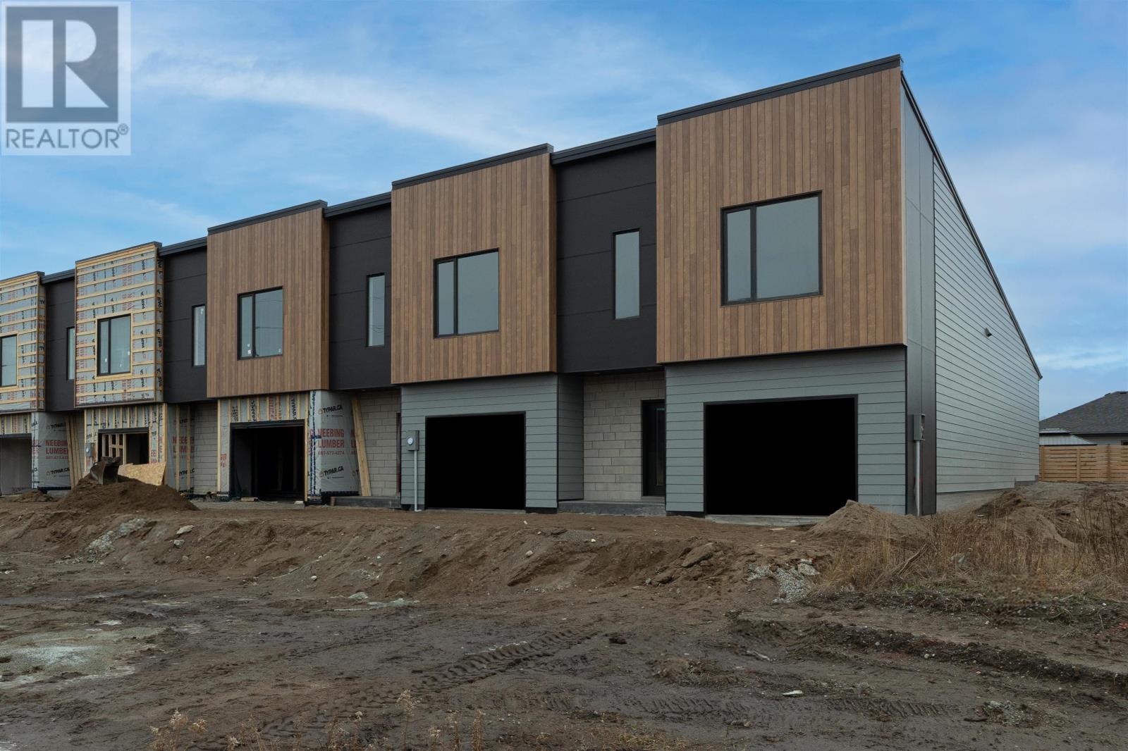 828-838 Weiler Blvd, Thunder Bay, Ontario  P7C 0A7 - Photo 1 - TB2600131