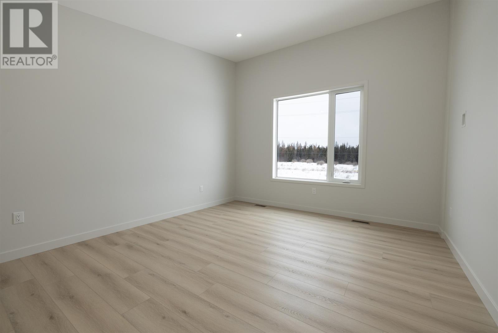 828-838 Weiler Blvd, Thunder Bay, Ontario  P7C 0A7 - Photo 9 - TB2600131