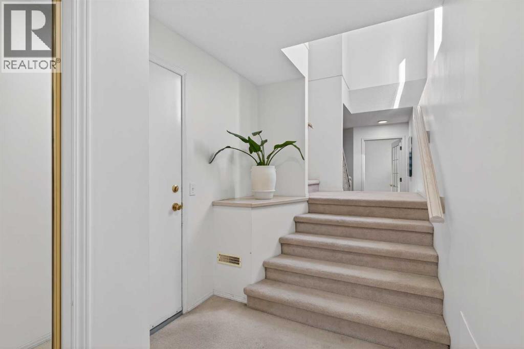 320 Sierra Morena Green Sw, Calgary, Alberta  T3H 3H8 - Photo 6 - A2285689