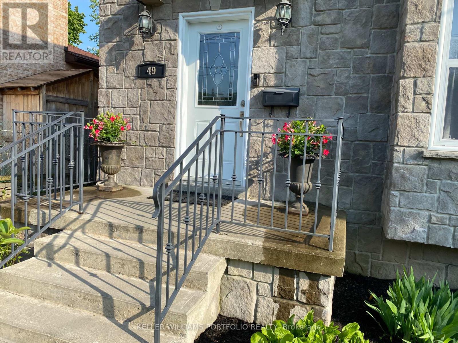 49 DOLPHIN DRIVE, Toronto, Ontario