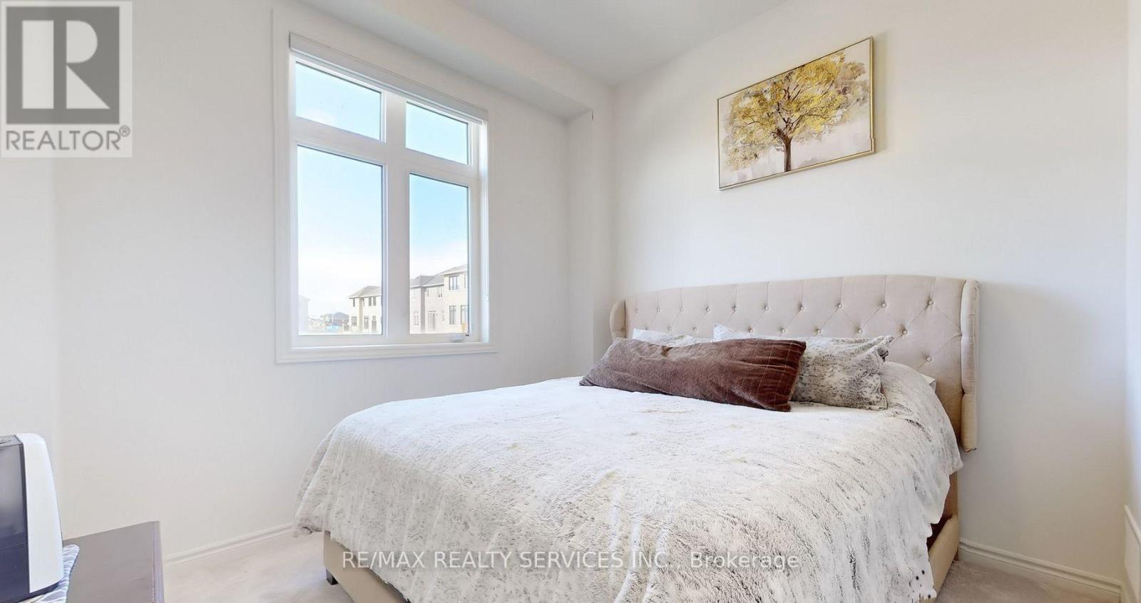 25 Bellflower Crescent, Adjala-Tosorontio, Ontario  L0G 1W0 - Photo 16 - N12926222