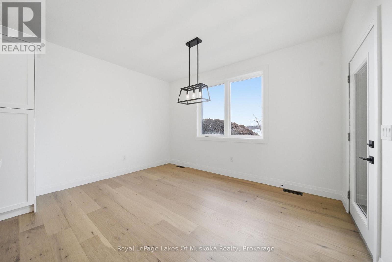 19 Henry Ball Court, Oro-Medonte, Ontario  L0K 2G1 - Photo 17 - S12926262