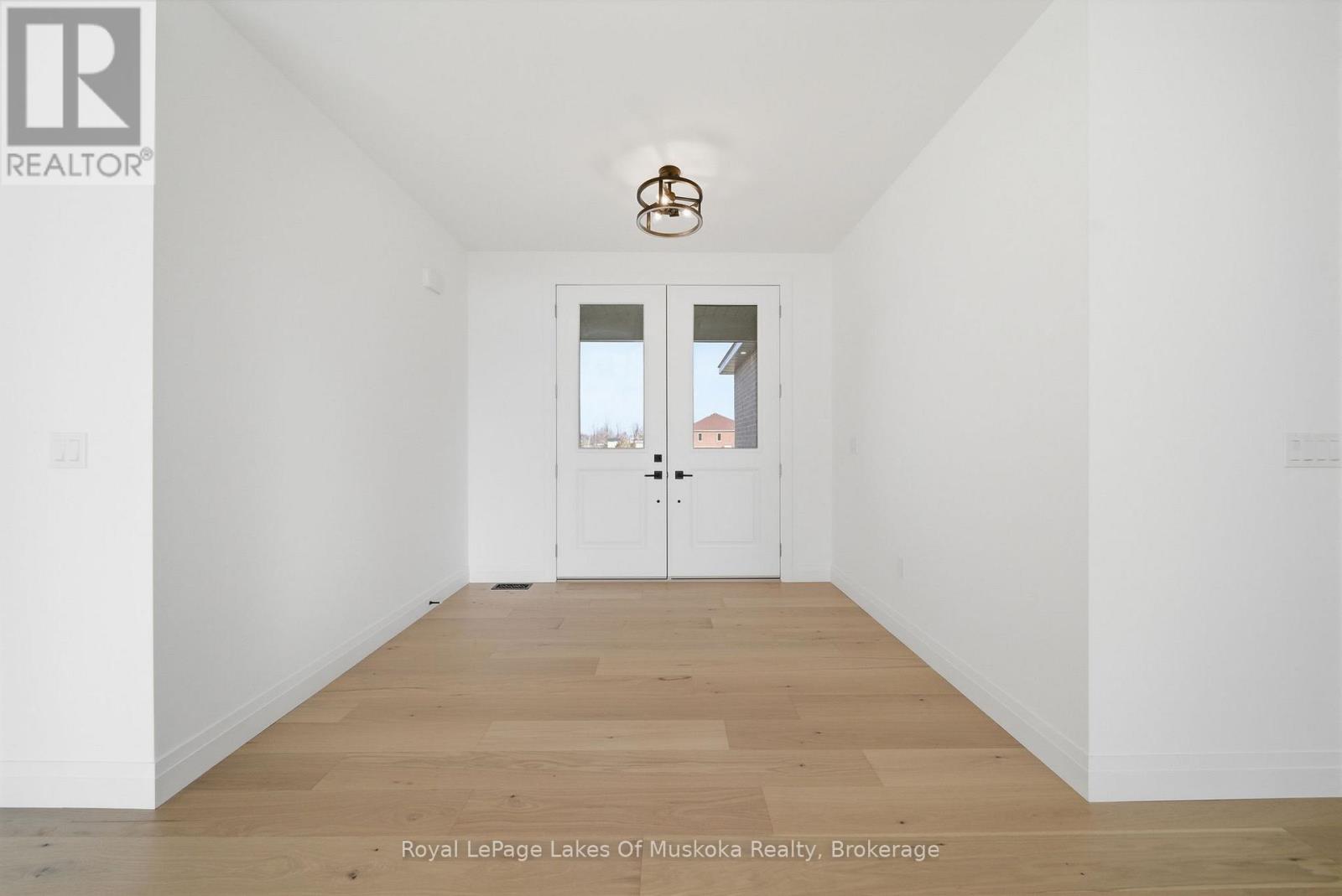 19 Henry Ball Court, Oro-Medonte, Ontario  L0K 2G1 - Photo 2 - S12926262