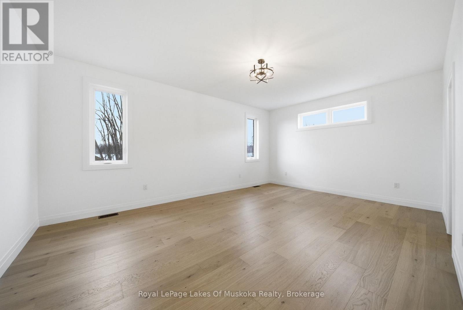 19 Henry Ball Court, Oro-Medonte, Ontario  L0K 2G1 - Photo 31 - S12926262