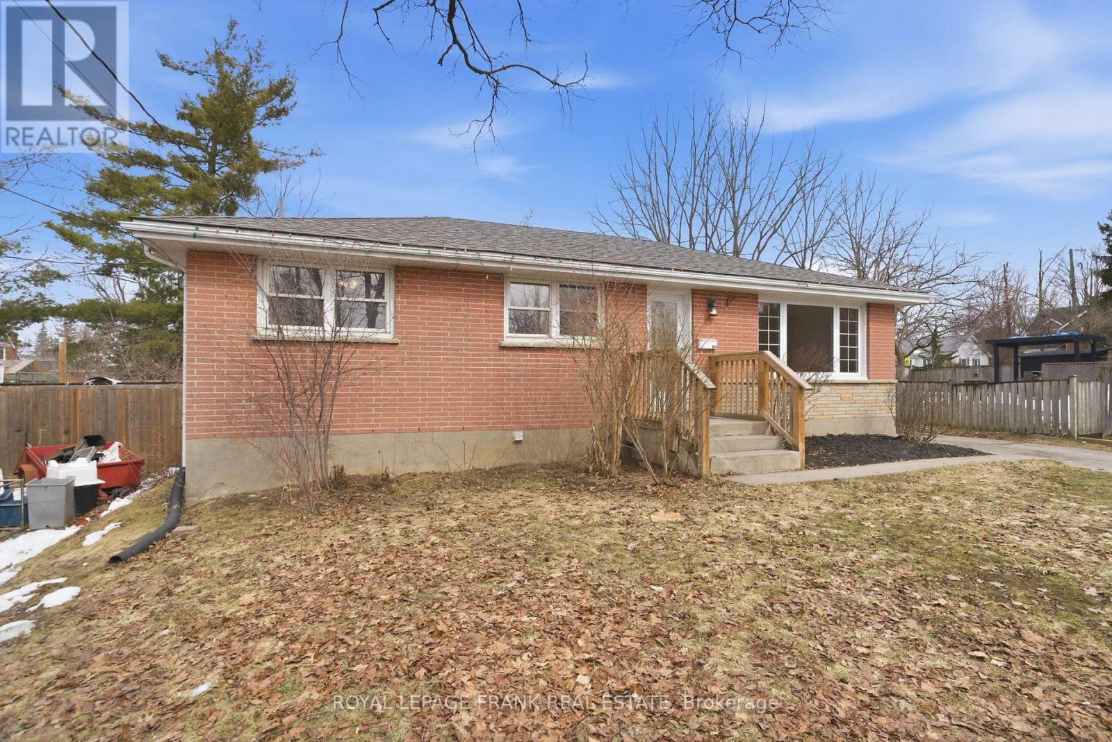 808 Aylmer Street N, Peterborough, Ontario  K9H 3Y4 - Photo 3 - X12926288