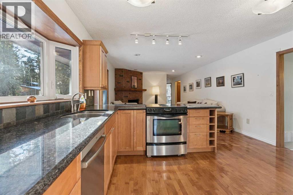 28 Wolf Drive, Rural Rocky View County, Alberta  T3Z 1A3 - Photo 8 - A2278748