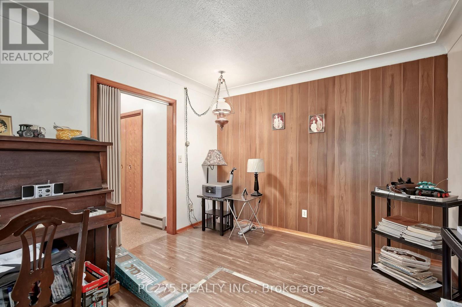 6256 Egremont Road, Warwick, Ontario  N0N 1J4 - Photo 7 - X12926236