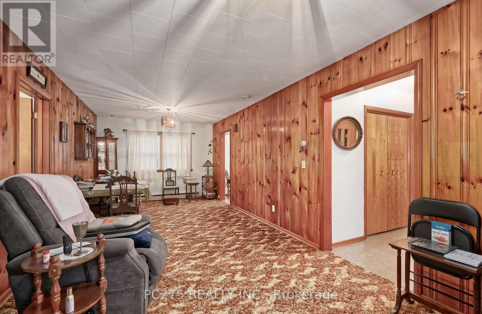 6256 Egremont Road, Warwick, Ontario  N0N 1J4 - Photo 9 - X12926236