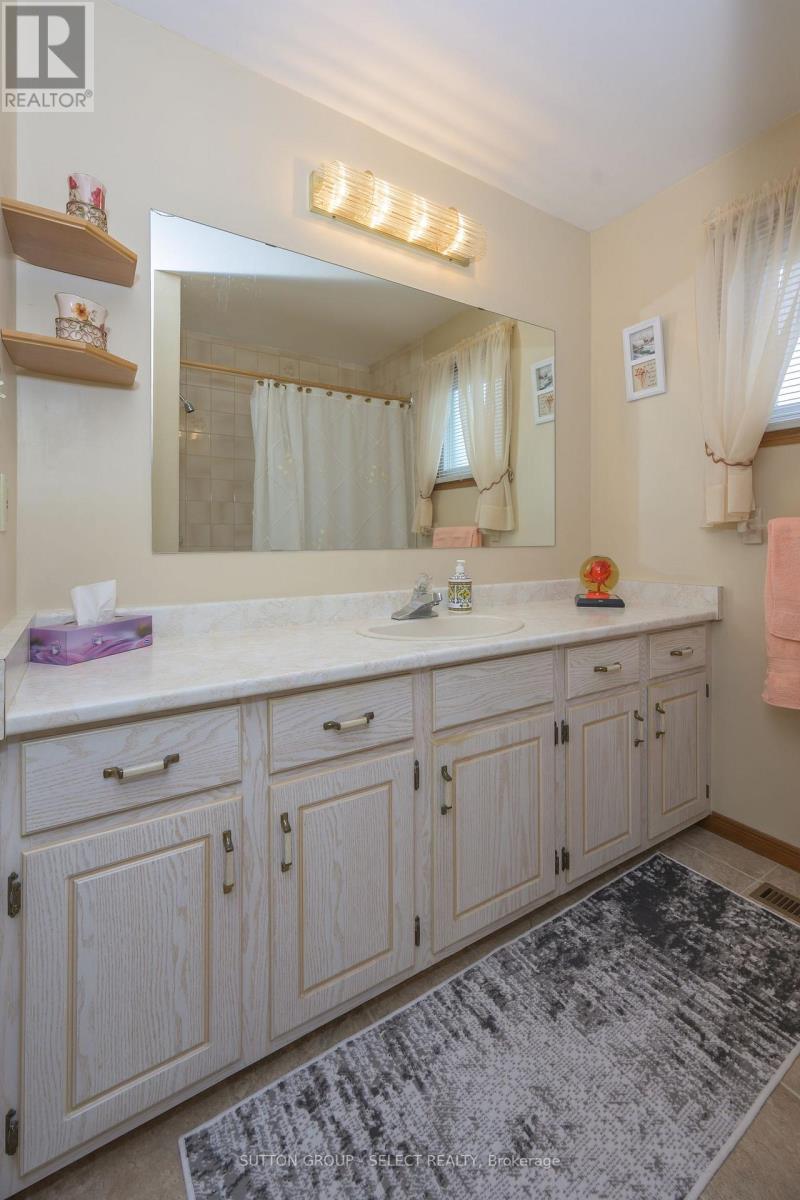 56 Buchan Road, London East, Ontario  N5V 1L2 - Photo 24 - X12926400