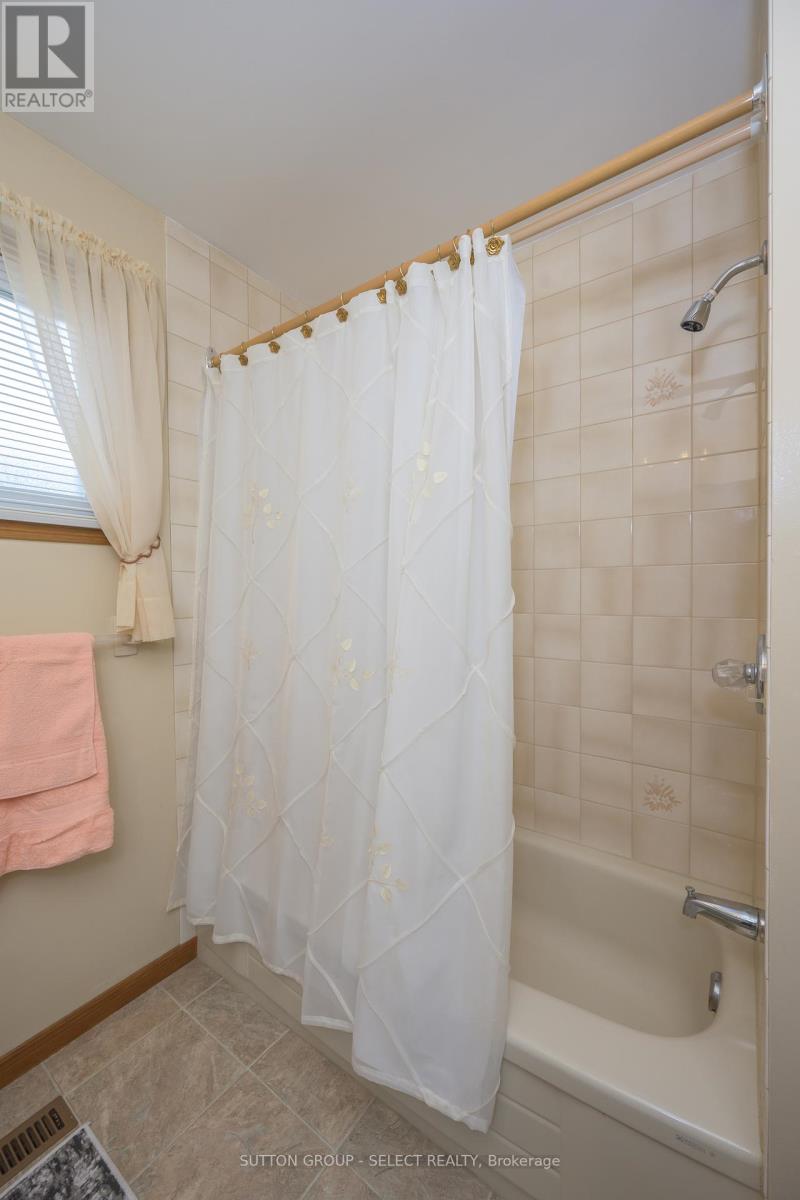56 Buchan Road, London East, Ontario  N5V 1L2 - Photo 25 - X12926400