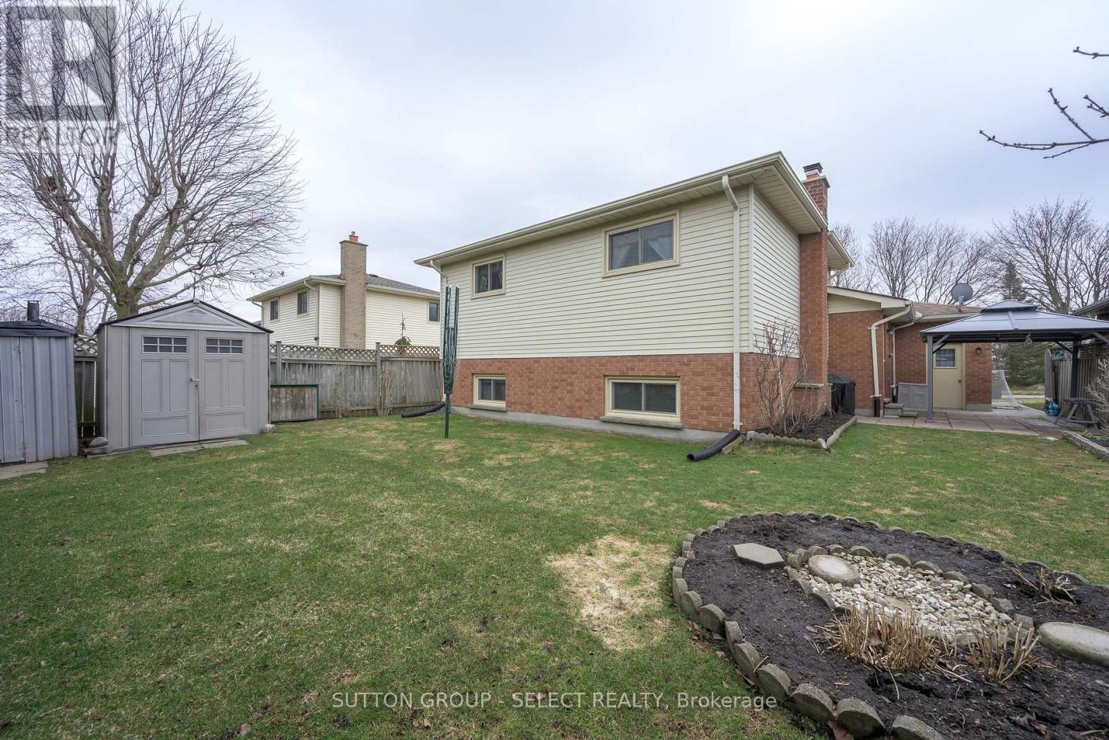 56 Buchan Road, London East, Ontario  N5V 1L2 - Photo 5 - X12926400