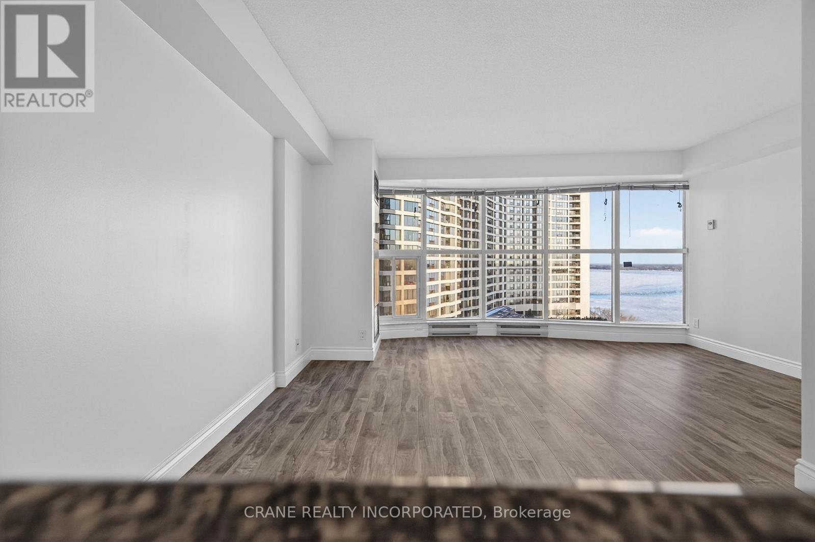 1605 - 77 Harbour Square, Toronto (Waterfront Communities), Ontario  M5J 2S2 - Photo 11 - C12926370